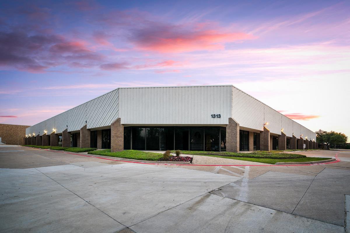 2,343 SF Office Space in Carrollton, TX Photo